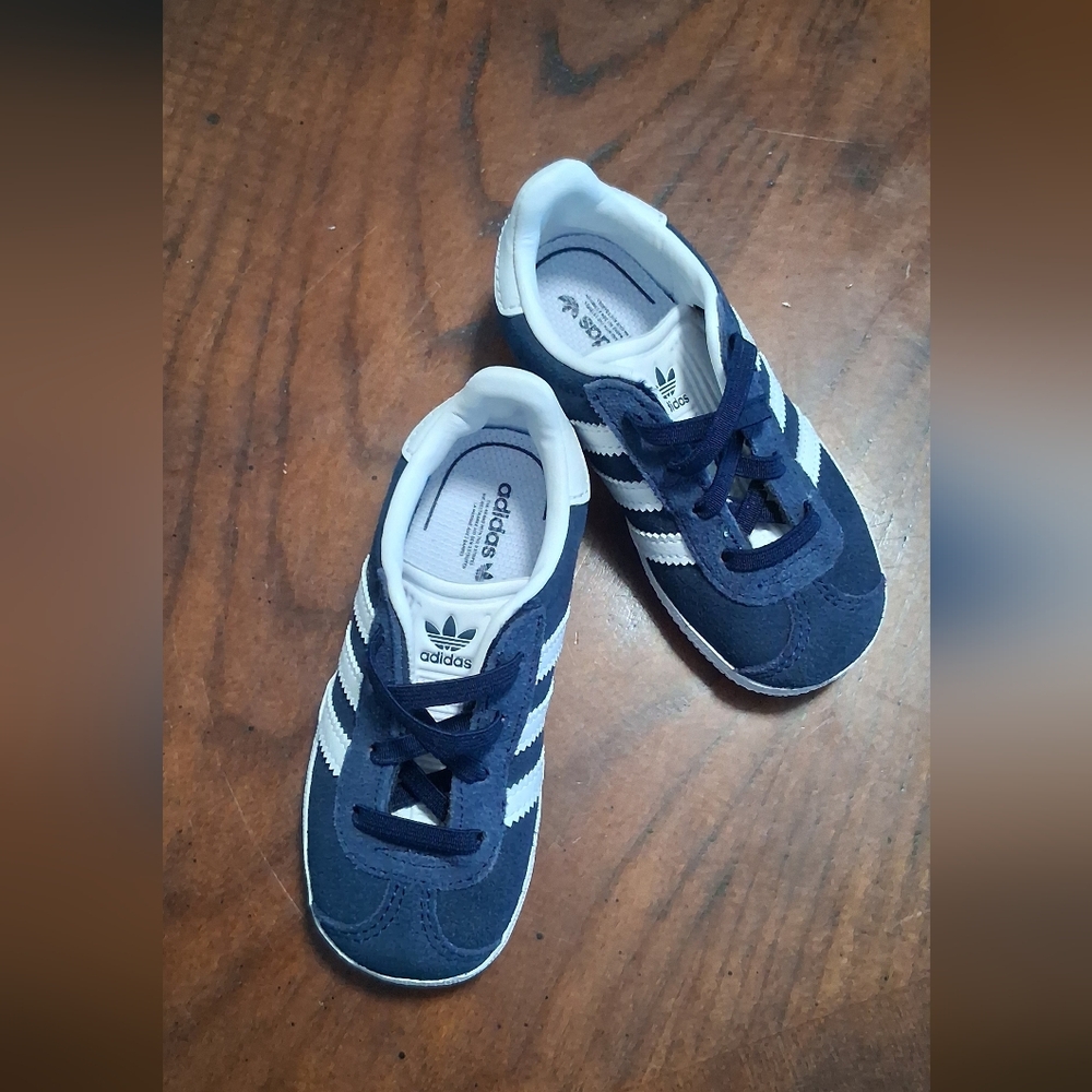 NWOT Adidas Gazelle Kids Dark Blue and White Sneakers